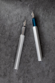 Перьевая ручка PININFARINA PF One SILVER /BLUE