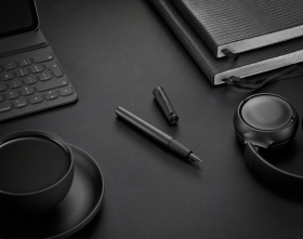Ручка перьевая Parker "Ingenuity Black BT" перо: F, цвет чернил: blue/black, в подарочной упаковке.