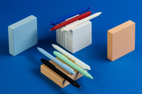 Ручка шариковая Cursive Soft Touch, красная